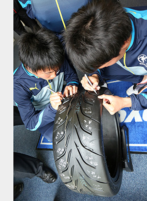 http://toyotires.eu/UserFiles/Image/Shared/News/U19/signing.jpg